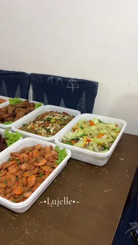 Perfect talaga sa ha daan mga momshh 🫶#foodtray #foodtrayforparty 