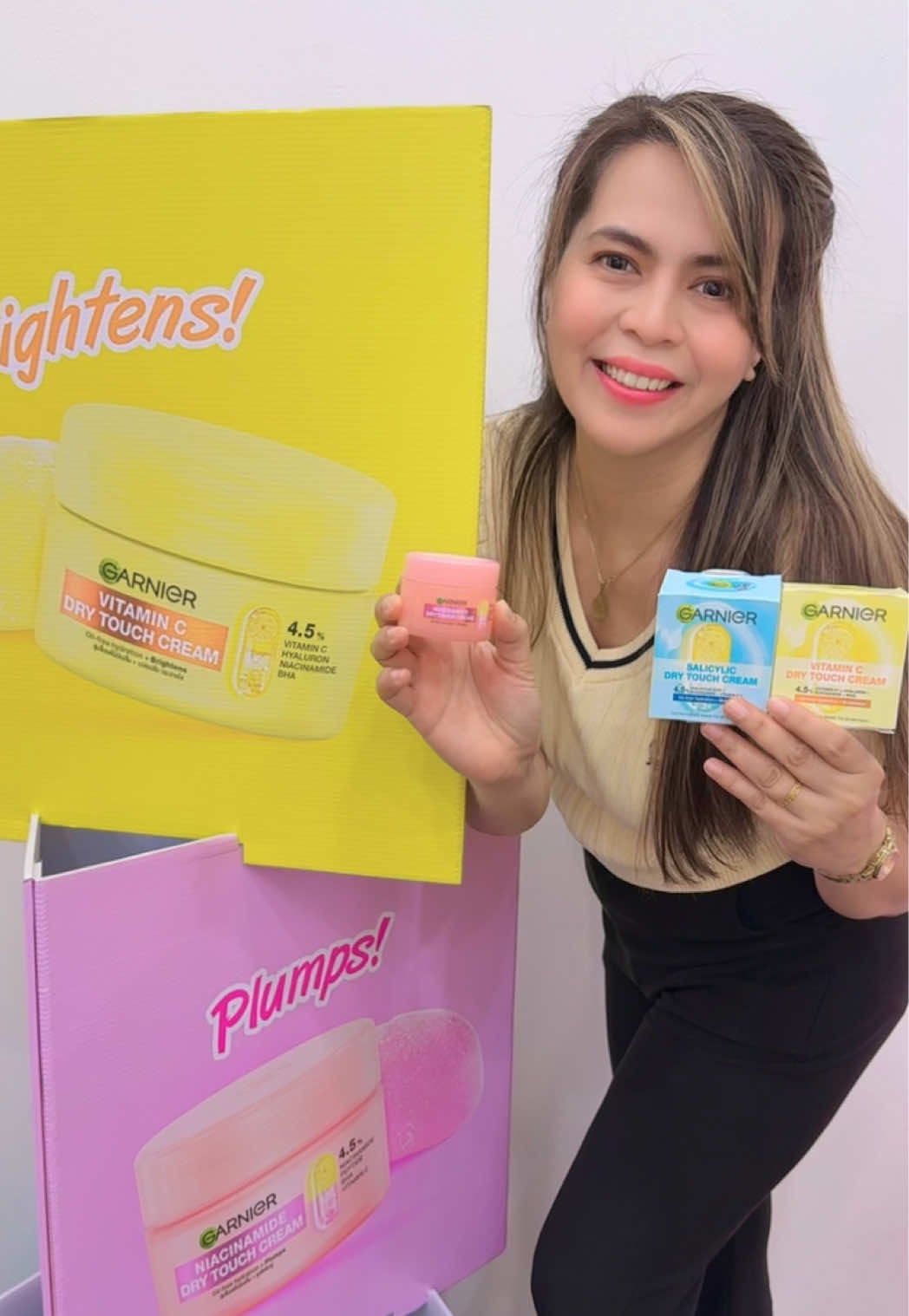 Garnier Dry Touch Cream ⚡️Niacinamide  ⚡️Vitamin C  ⚡️Salicylic Skin Feels Hydrated, without any oily feel or shiny look @GarnierMY  #GarnierMalaysia #GarnierDryTouchCream #mochiskin #moisturiser #PlumpSkin 