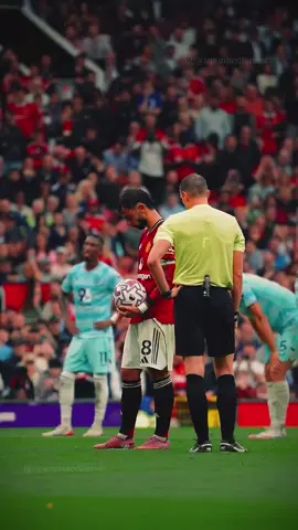 𝐍𝐞𝐜𝐤 𝐃𝐞𝐞𝐩, 𝐃𝐞𝐬𝐞𝐦𝐛𝐞𝐫, 𝐄𝐦𝐲𝐮 — No lyrics. Full HD 1080p? Ada di Story Instagram kita. #ManUtd #MUFC #December #NeckDeep #manchesterunited 