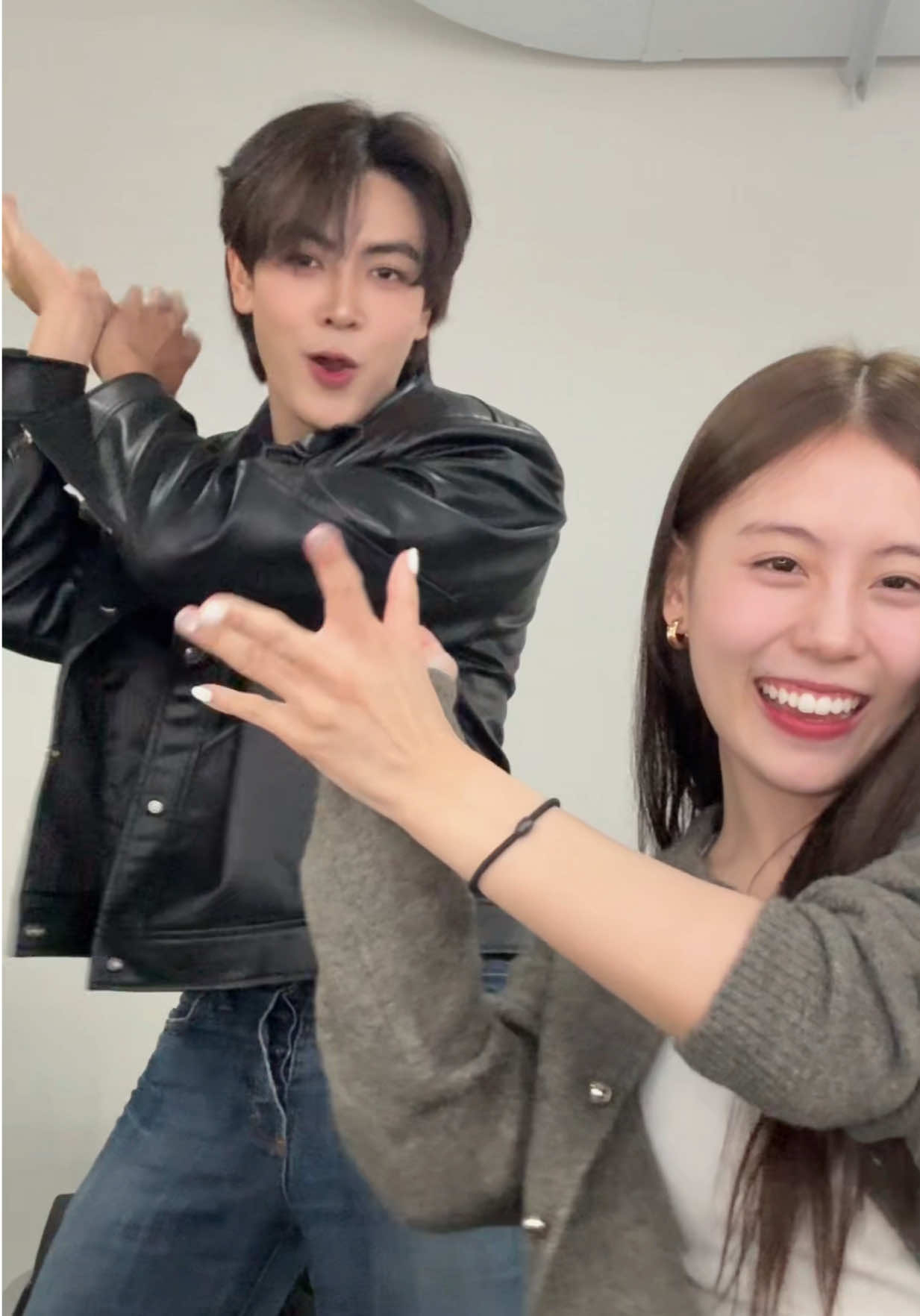 เมมเบอร์ลับสุดดๆ @Chen Joong @pahn 