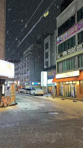 Ngắm tuyết mấy mùa ở Hàn rồi thấy tuyết vẫn  rung động…#duhocsinhhanquoc #xuhuong #유학생🇰🇷🇻🇳#tuyetdaumua 