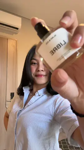 tetep wajib badai head to toe dan harus WANGI setiap hari. my new favorite fragrance from @SLAVI & CO. samaan yuk! 🤍