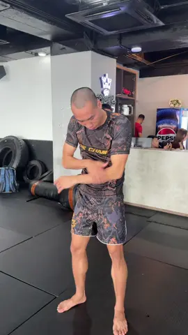 Lạnh thì khoác ngay con áo góc trái vào anh zai @phương te #mma #phuongte #votiendat 