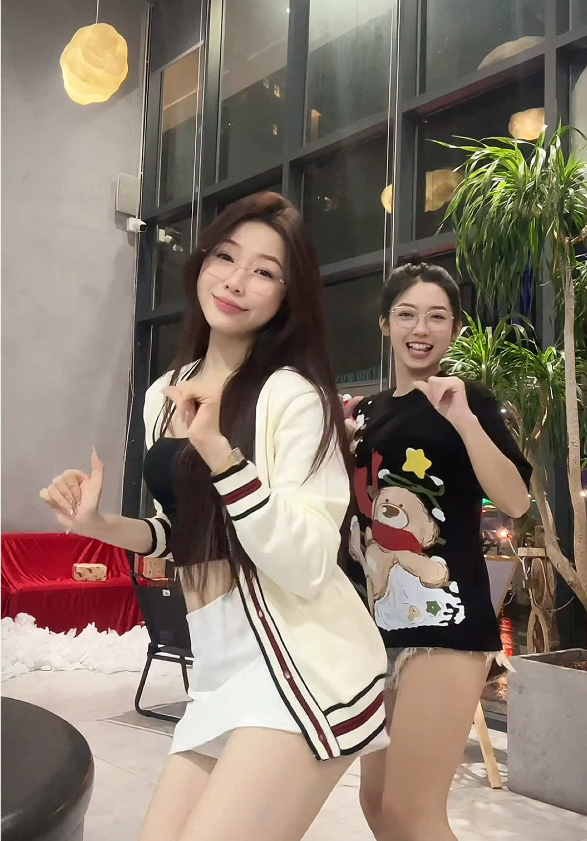 Đấm trật lấc dị bà🙄 (áo tui mặc: @TENDRE) 