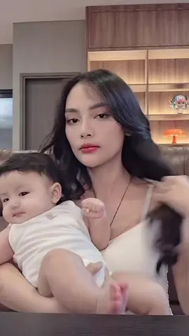 Masya Allah pakai andro pun cantik mbak er #erikacarlina #babyboy #andrewraxyneil #fuji #rachelvennya 