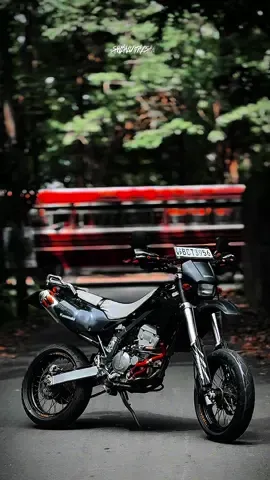 තනි වලාකුළක් අහසෙ මාර ලොකු .😮‍💨🖤🔥 #srilankan_tik_tok🇱🇰 #dtracker #kawasaki #foryou #D2 