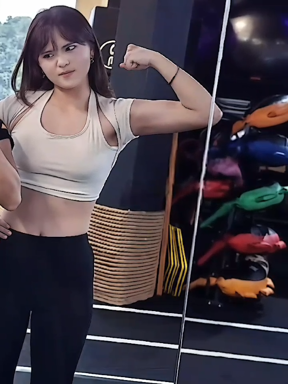 semangat cewe kekar,kuat,and cakep kerennn🤍🔥🫶🏻🤟🏻🫵🏻💪🏻 @adel.revaa #fyppppppppppppppppppppppp #adelreva #revafidela #nonareva #baboiii 