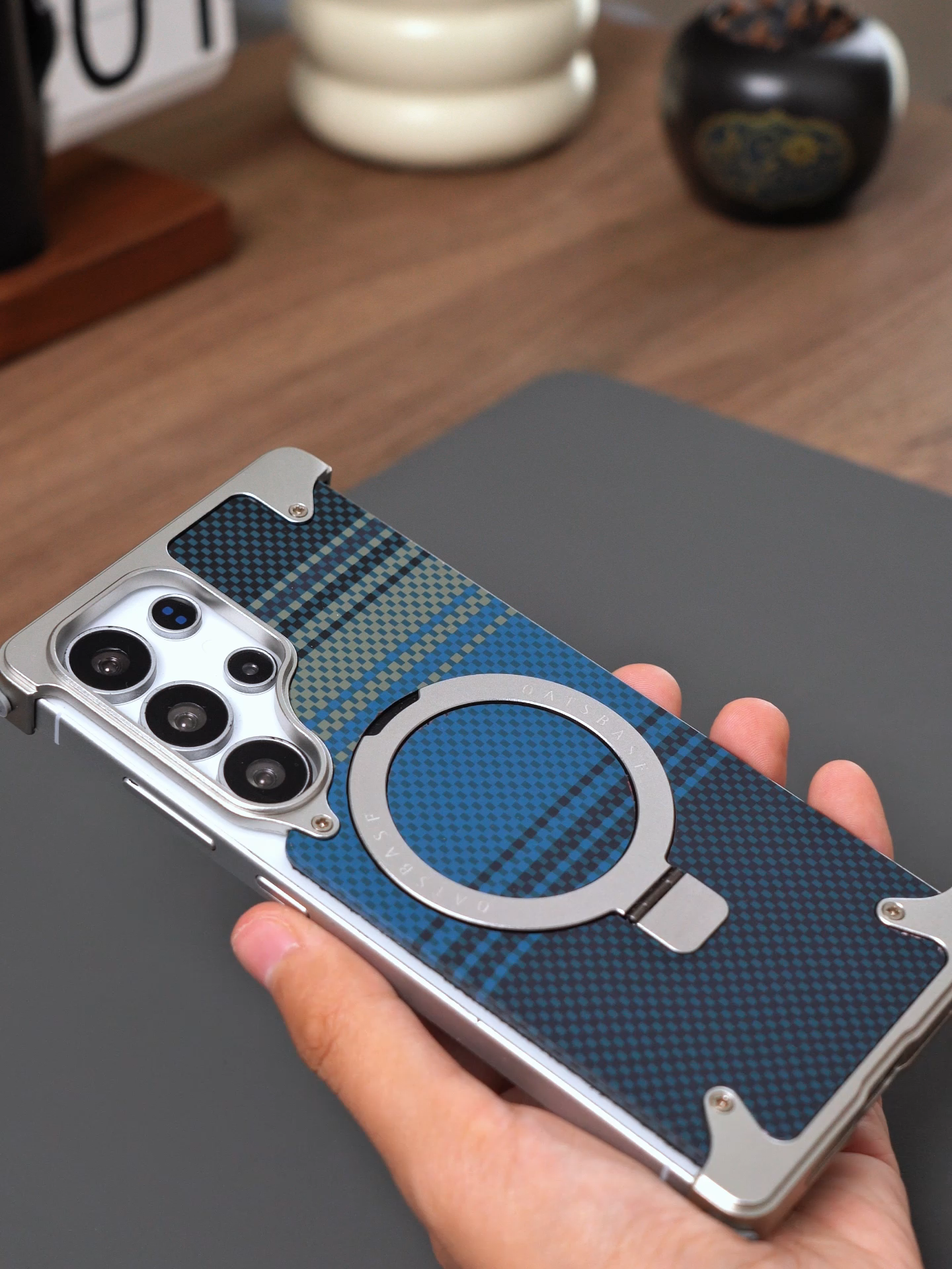 Blue patterned phone case with a special Kevlar pattern. #wholesale #phonecase #oatsbasf #foryou #fyp #tech #fyp#trend#metal #case #iphone #Samsungcase #samsungs25ultra #samsung #samsunggalaxy