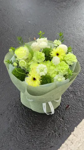 Bó hoa tone xanh lá #flowers #hoatuoi #hoacuoi #hoatuoidongxoai 