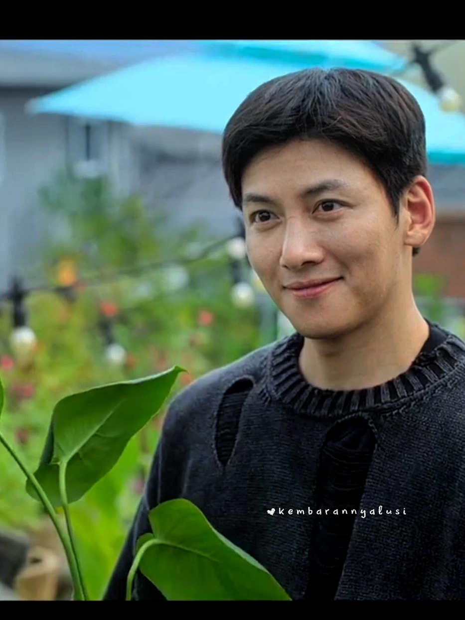 happy ending 🥺 dan yap kita semua harus minta maaf sama 3 sahabat tae jeong, plus si sipir 😭🙏 mereka tulus sampai akhir 😭 dan yapp.... si wanita itu digantikan dengan eunbi dan adik tae jeong digantikan dengan pak noh 🥺 ih.... tae jeong buah sabar dan ga pernah jahat akhirnya berbuah manis walau kehilangan adik nya 🥺 gimana endingnya guys? yohan masih idup itu 😭😭 judul (The Manipulated) tayang di (disney + hotstar)  #themanipulated #jichangwook    #dohkyungsoo #dokyungsoo #leekwangsoo 