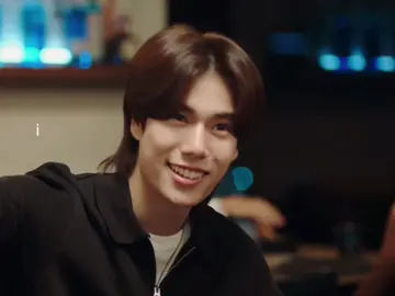 I'm not done with you Peach, you're so prettyyyyy. 🙇‍♀️🙇‍♀️ #pondphuwin #phuwintang #ppnaravit #meandtheeseries #gmmtv 