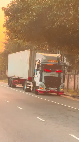 ආආආ ජෝගිද ජෝගිද 🤓🤭😁 #IZUSU_GIGA🇯🇵 #සද්දන්ත_කුලේ_අපි #viral #4millionviews #fyyyyyyyyyyyyyyy 