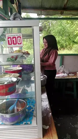 selain nasi kuning ada juga ya nasi ayam rendang,,, 😘👍🏼