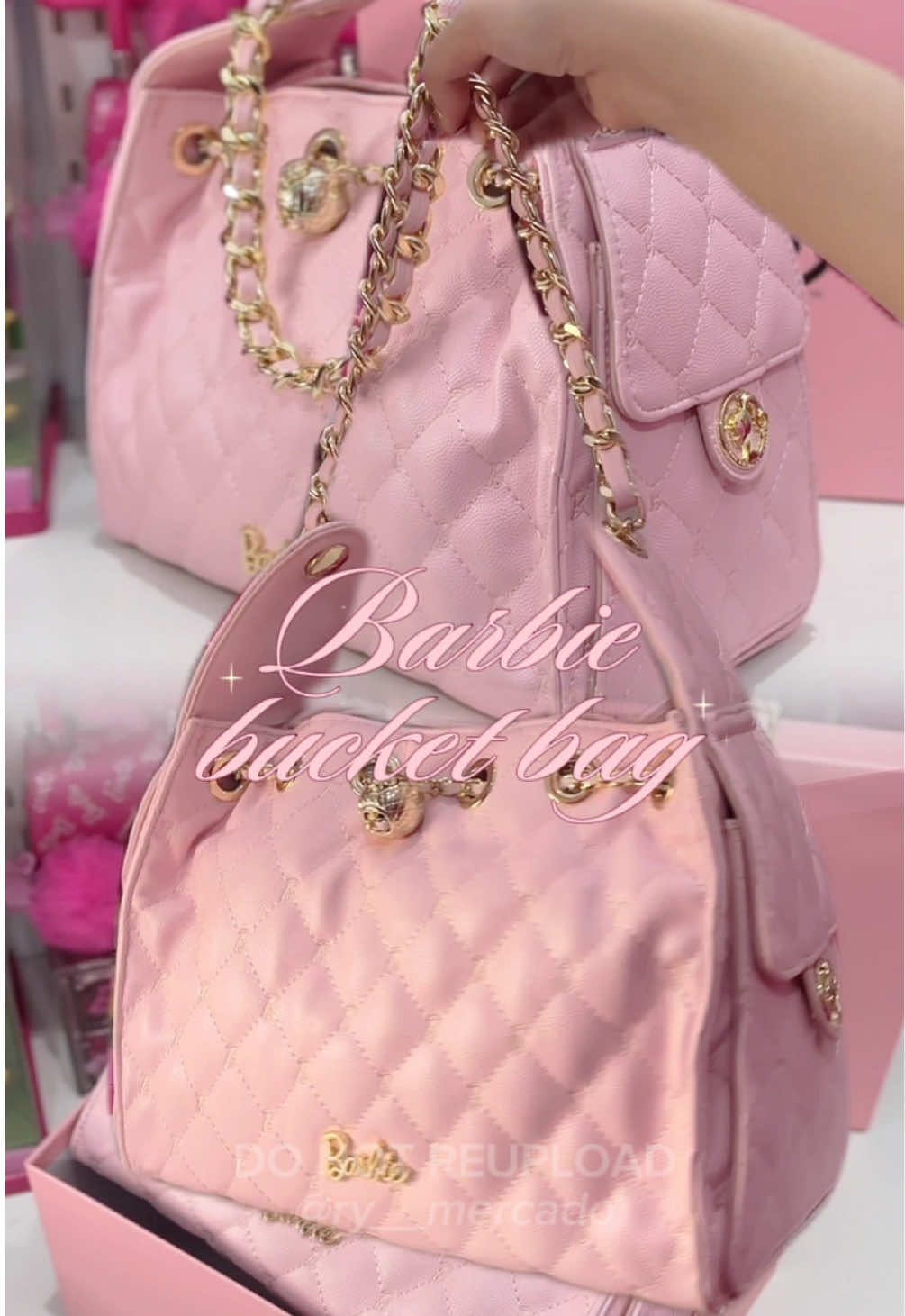 i loveeeeee my new luxury bucket bag from barbie 🥹🎀✨ #fyp #c25inspiredbag #barbietok #barbiegirl #barbiebag 