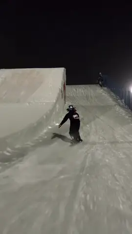 #snowboard #snow #snowboarding #fyp #wintersports 