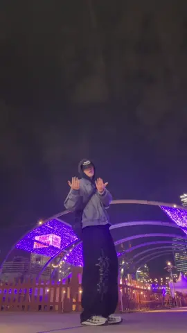 宮下クリスマス仕様すぎて‍🎅🏻🎄 Dc: @swoogz_japan  #dance #ダンス #おすすめ #OOTD #fyp 