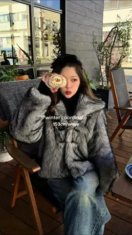 zozotownで買える 冬にぴったりのファーコート❄️ #ファーコート#ファーアウター#コートコーデ#冬コーデ#冬服#冬服コーデ#冬ファッション#デニムコーデ#ガーリーコーデ#低身長コーデ