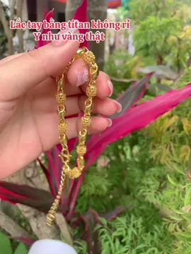 Vòng tay phong thủy bằng titan không rỉ #xhtiktok #xuhuongtiktok #muataitiktokshop #vongtaytitan 