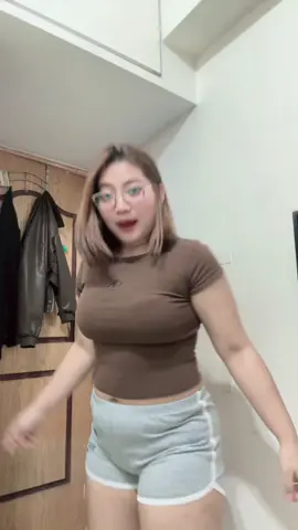 Ayo ayo crit dulu ayo 🤣😆#taiwantobelitangg🇹🇼💃🏻 