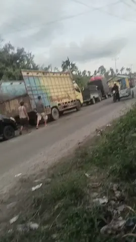 udah lah antri sampek 4 jam an ongkos pun biasa klen buat kan luar biasa kali lah klen tu #travelwisatasumut #travelkutacane #minyaklangka #antribbm 