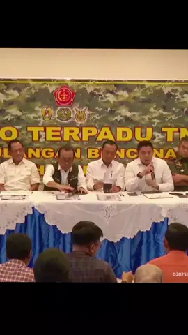 bapak seskab Teddy menjelaskan perkembangan terbaru terkait kondisi di Aceh Tamiang, saat ini pemerintah terus melakukan evaluasi dan investigasi secara menyeluruh,#letkolteddyindrawiijaya #fypppppppp0pppppppppppppppppp 
