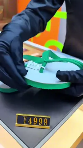 Dép tông cao su đế đúc siêu bền bỉ. #DepCaoSuNguyenKhoi #DepGiaRe #DepTongCaoSu #DepDeDuc #DepSieuBen