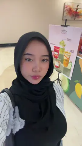 sumpil salting bgt yg lewat ganteng