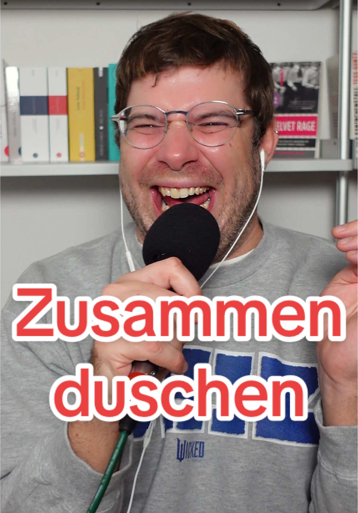 Folge vom 03.12.25 „Nur ein kleiner Haken“ - Überall, wo es Podcasts gibt @Laura Larsson @Simon 