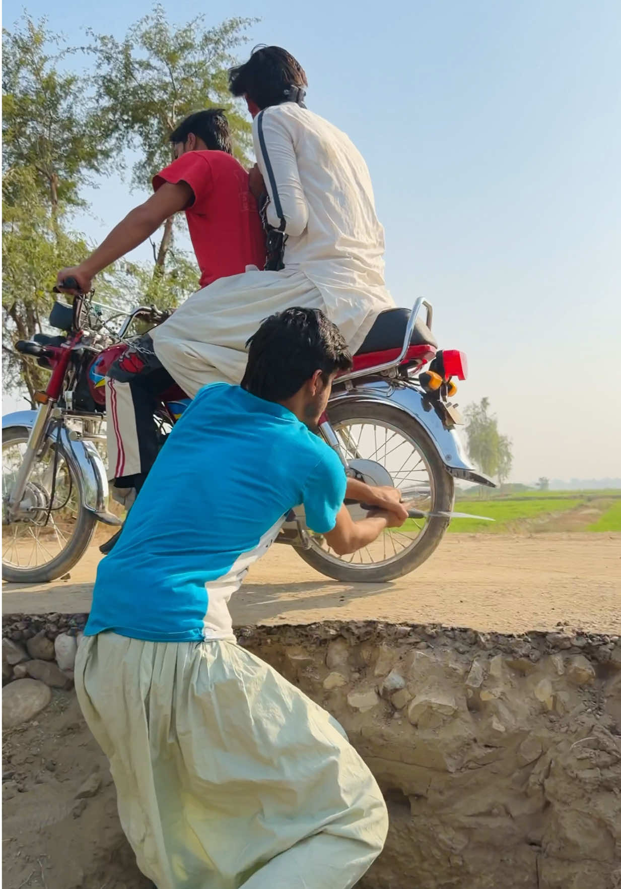 Why Cut The Tire 🛞?🙄#flypシ #foryoupage #trending #comedy #tiktok 