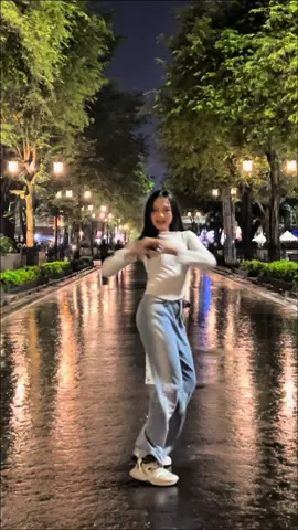 Malioboro abis ujan gacor bgt 🌧️ #dyahayuel #dance #tormonitor #orangbarulebegacor #malioboro 