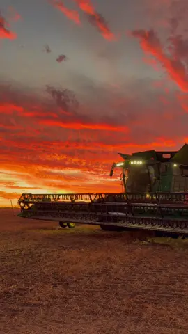 Just farmin #johndeere #sunset 