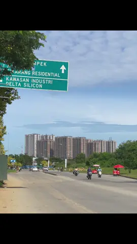 kenapa Cikarang?#cikarang #cikarangpeople #meikarta #bekasi 