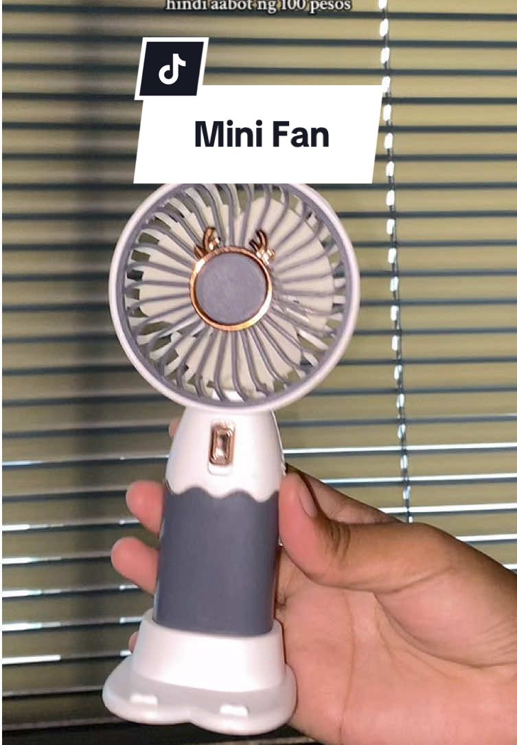 ang cute ng mini fan na to ang lakas pa😊 #fan #minifan #minifanportable #minifanrechargeable #minifanforstudent 