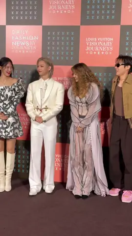 LISA TONIGHT 😍😍😍 LISA X LV THE PLACE #LISAxLouisVuitton 