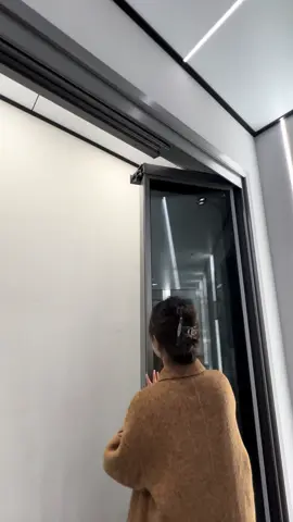 High-quality three-panel PD door with smooth sliding and synchronized operation, perfect for residential and commercial spaces.#door #factory #aluminum #opening #fanchen 