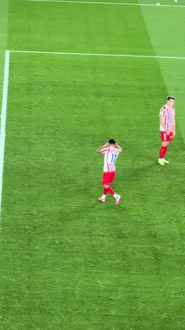 Cette action de Thiago Almada qui aurait pu changer le match. 😳 #barcelona #atleticodemadrid #fcbarcelone #football #footballtiktok 