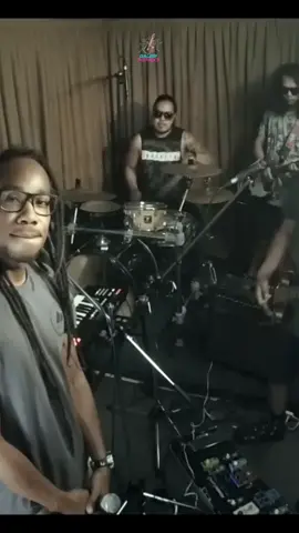 Chocolate Factory - I DON'T WANNA TALK ABOUT IT (Rod Stewart Cover)  #ChocolateFactory #idontwannatalkaboutit  #rodstewart  #reggaerock  #reggaeclassic 