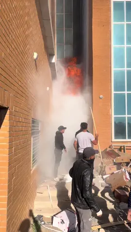 حريق كلية الهندسة جامعة تكريت : #جامعة_تكريت #كلية_الهندسة #تكريت_صلاح_الدين 