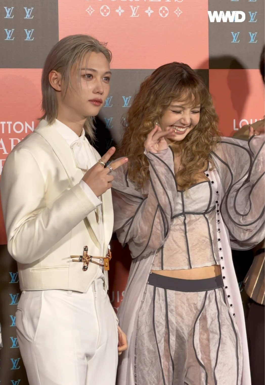 「ルイ･ヴィトン」は、バンコク、上海、大阪に続き、韓国・ソウルでエキシビジョン「ビジョナリー・ジャーニー」展を開催。 200点以上の展示と、ストア、カフェ、レストランなどを通してブランドのイマーシブな世界を体験できます。 12月3日には、オープニングイベントが行われ、BLACKPINKのLISAやStray KidsのFelix、BTSの j-hopeらが来場！ ▪︎「ビジョナリー・ジャーニー ソウル」 月〜木：10:30〜20:00 金〜日･祝祭日：10:30〜20:30 場所：LV The Place Seoul, Shinsegae The Reserve 63 Sogong-ro, Jung-gu, Seoul #LouisVuitton #VisionaryJourneysSeoul #LVThePlaceSeoul