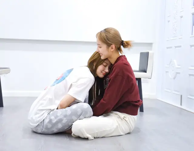 Enemies with benefits workshop. Their chemistry has been chemistrying since day one🥰💘 #jingjingyu #janhae #janjingjing #enemieswithbenefits #ลัลล์ไม่ชอบไวน์ 