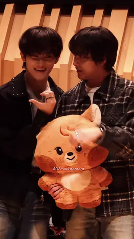 cie cieeee #markhyuck #marklee #haechan 