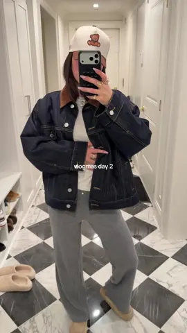 12/1🤸🏻‍♀️📦🔐 #Vlogmas #ditl #grwm 