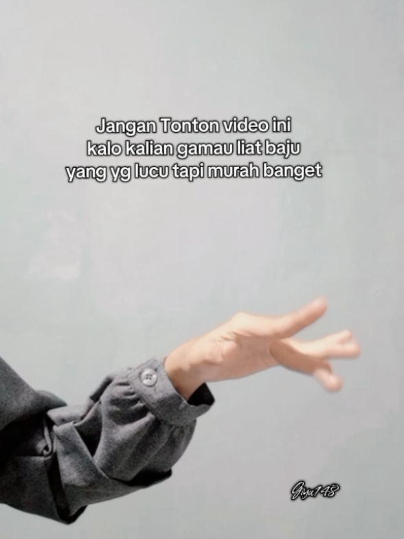 buat kalian yg mager nyetrika kemeja ini cocok banget,karna rapih terus 😭 #kemejawanita #atasanlucu #OOTD #ootdhijab 