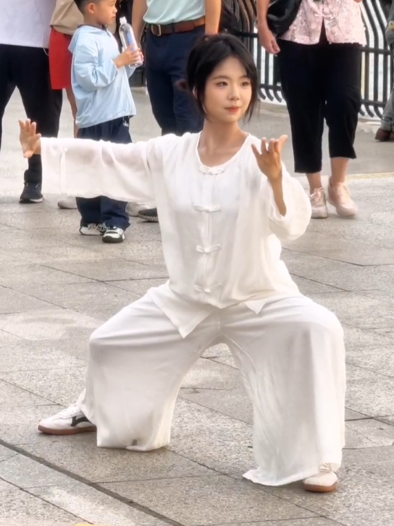 Trả lời @kendragon14  拳起接晨光 拳落心自宁  #青年创作者成长计划 #非遗传承 #太极拳 #国风古韵 