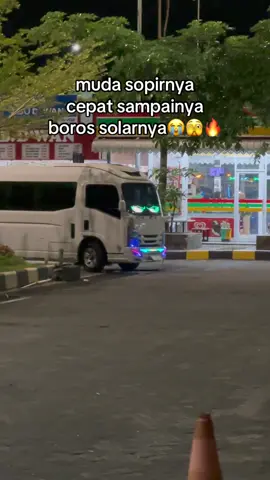 alus iso stut sansoyo iso🙏🏻😜 Ready seat 19+1 driver muda manutan,rsv bisa DM📞 #fyp #sewaelfsoloraya #sewaelfsragen #elflonggiga #gigaeuro4 