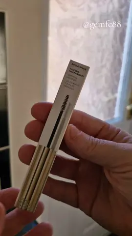 AD : Gifted by @morphebrushes_uk and @influenster here is my review! Nicely boxed in white packaging with lots of information and giving a glimpse into the product itself. The brow gel is very visually appealing and despite the design being simple gives a really premium feel with it's golden tube and bold white Morphe logo.  Once opened the tube reveals an easy to apply to your brows applicator brush. The brush glides nicely across the brows giving great lift and holding them firmly in place. It's a great product and i would love to try the rest of their make up range going forward 💓 #morphe #morpheuk #morphebrowgel #influenster  #makeup 