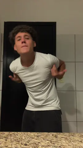 nossa senhora pensa numa musica boa #fypシ゚viral #fyp#foryou #roupas 