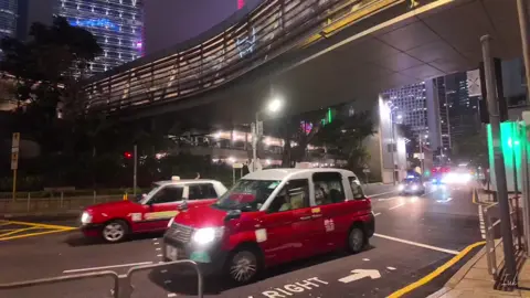 Ngắm cảnh đêm 🇭🇰🇭🇰 rực rỡ #hongkong #phimtailieu #纪录片 #longervideos #nhưcốnhặtmộtgiấchồimộng 