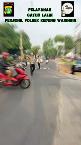 GIAT PELAYANAN DI PAGI HARI MELAKSANAKAN CATUR LALIN POLSEK KEDUNG WARINGIN PIMPINAN AKP MUHAMAD RISNO SHMM KAPOLSEK KEDUNGWARINGIN