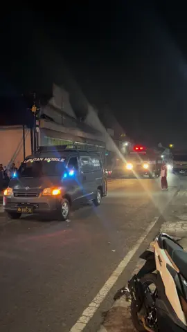 Samping Indomaret randusari Pasuruan kebakaran  #indomaret #kebakaran #jarah #pasuruan24jam #fypシ゚viral 